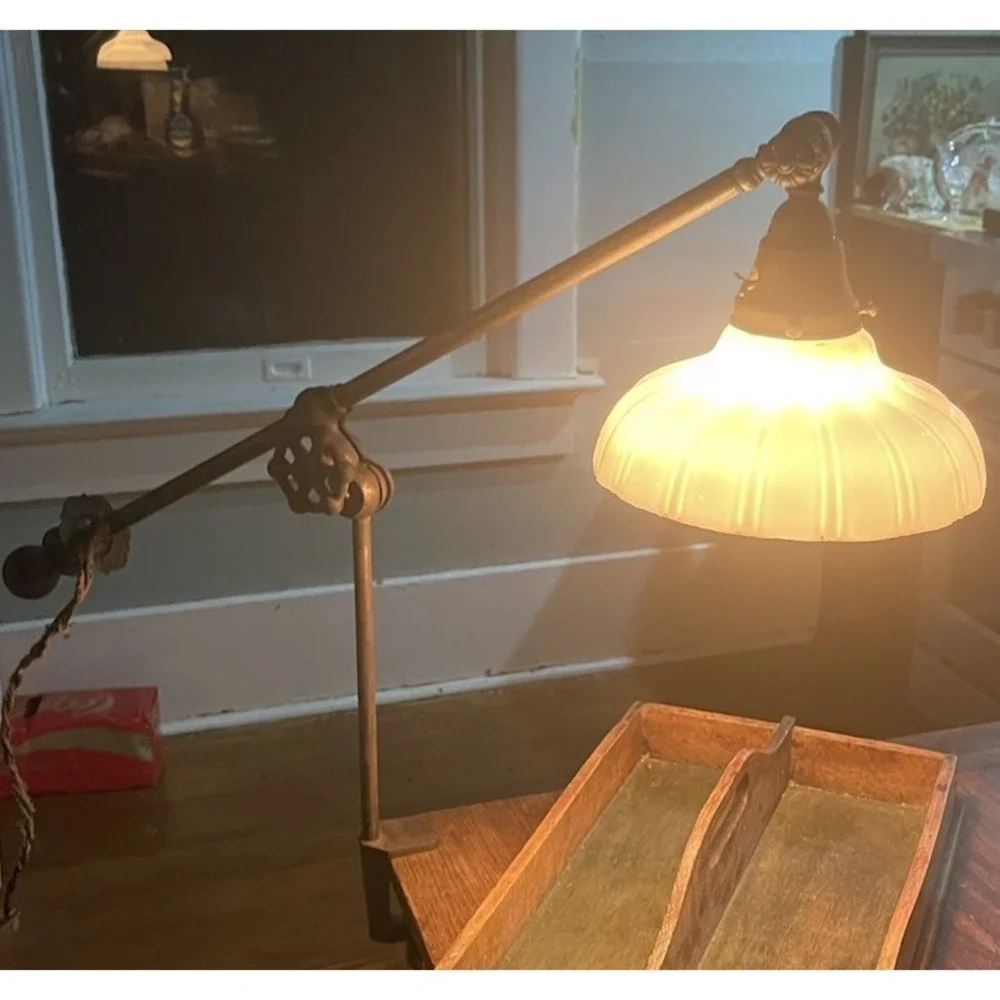 ANTIQUE‎ WORKING INDUSTRIAL  VINTAGE  LAMP CLAMP CLAM GLOBE